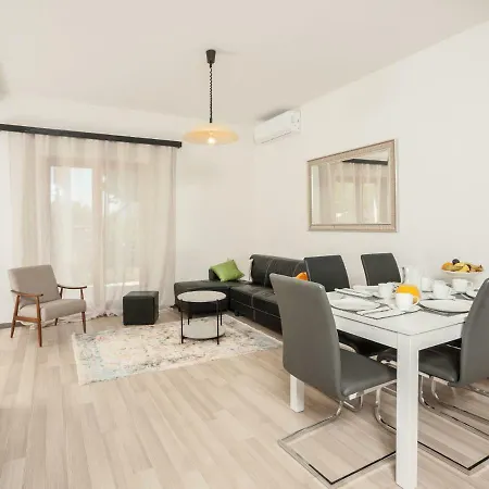 Holiday Lubba Holiday home Sestrunj